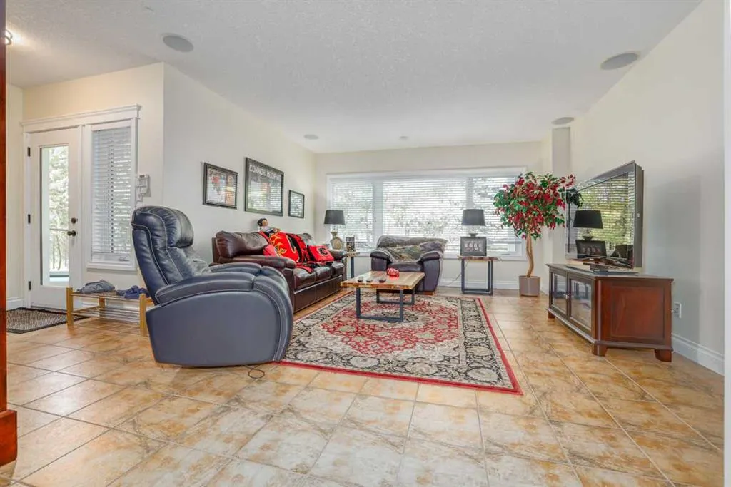 462 Crystal Green Manor
