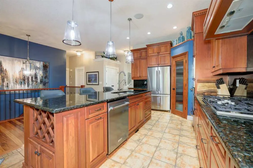 462 Crystal Green Manor