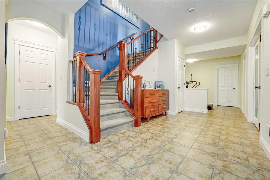 462 Crystal Green Manor