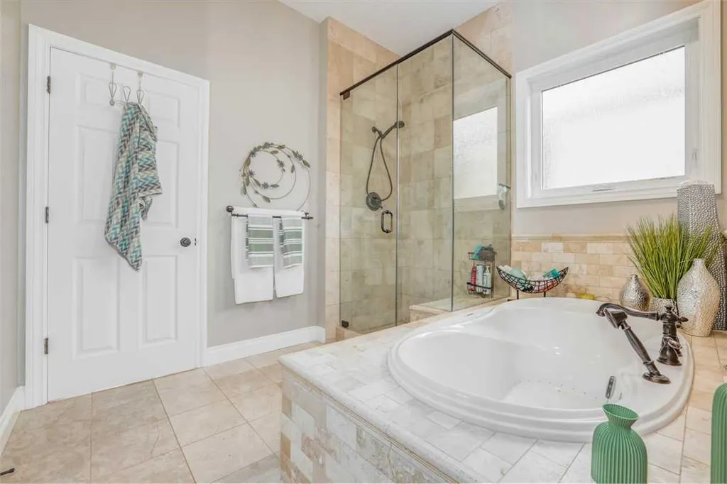 462 Crystal Green Manor