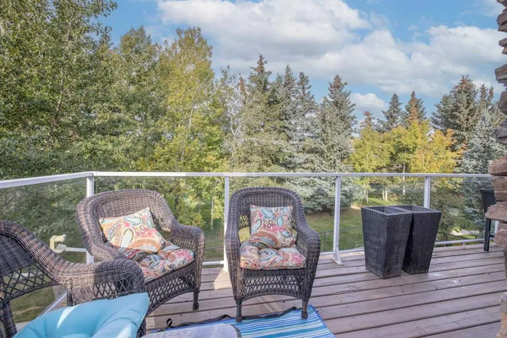 462 Crystal Green Manor