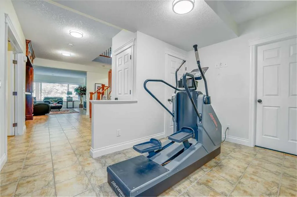 462 Crystal Green Manor