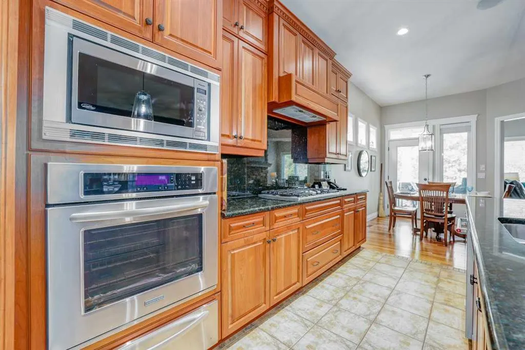 462 Crystal Green Manor