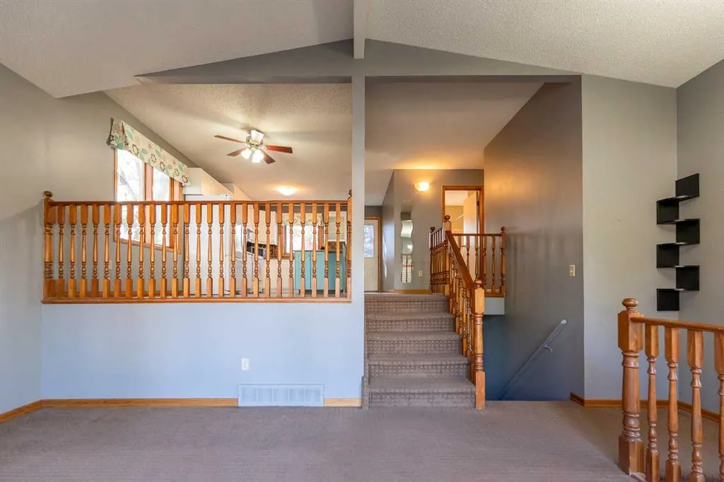 897 Red Crow Boulevard W