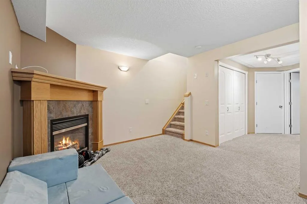 229 Hidden Hills Place NW