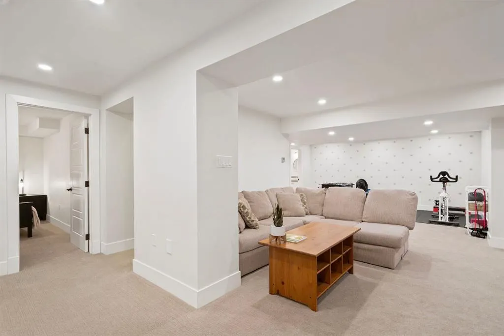 128 Millpark Road SW