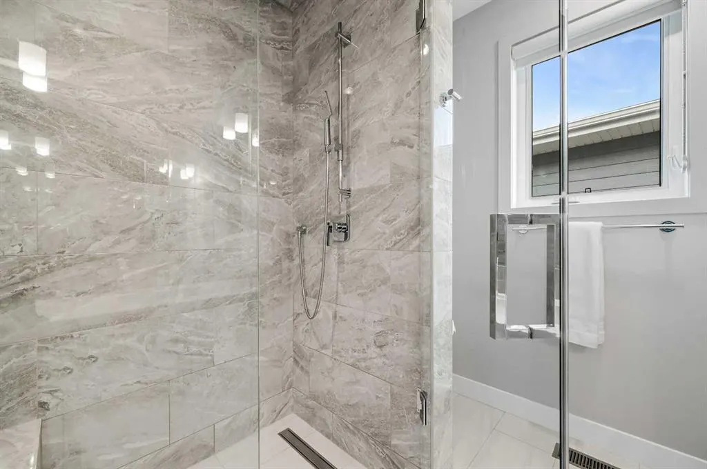 25 Rock Lake Heights NW