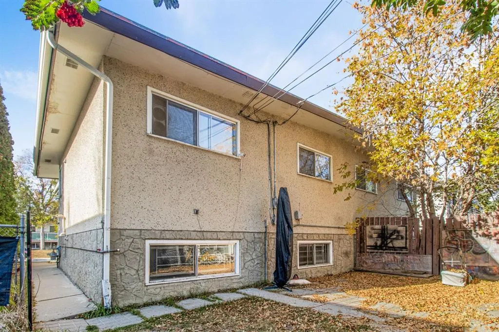 30 & 32 Dalton Bay NW