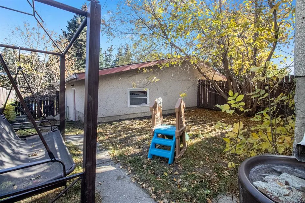 30 & 32 Dalton Bay NW