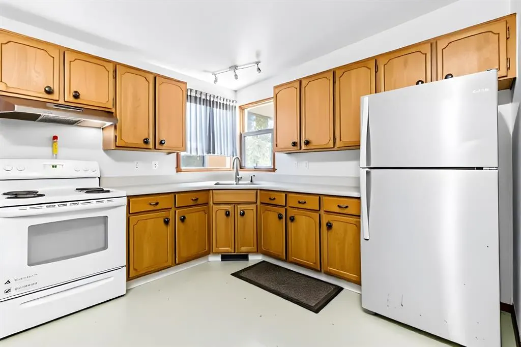 30 & 32 Dalton Bay NW