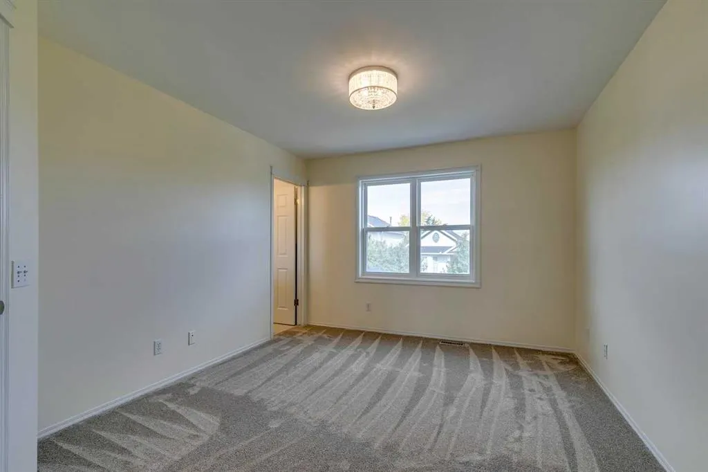 51 Inverness Grove SE