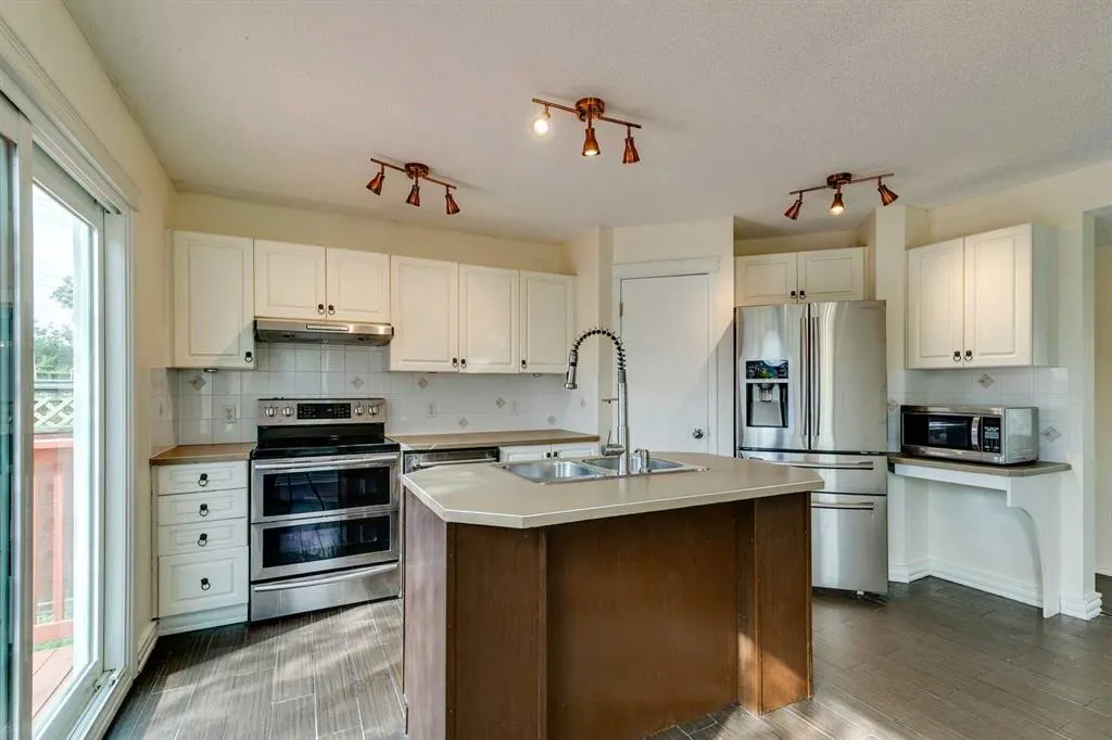 51 Inverness Grove SE