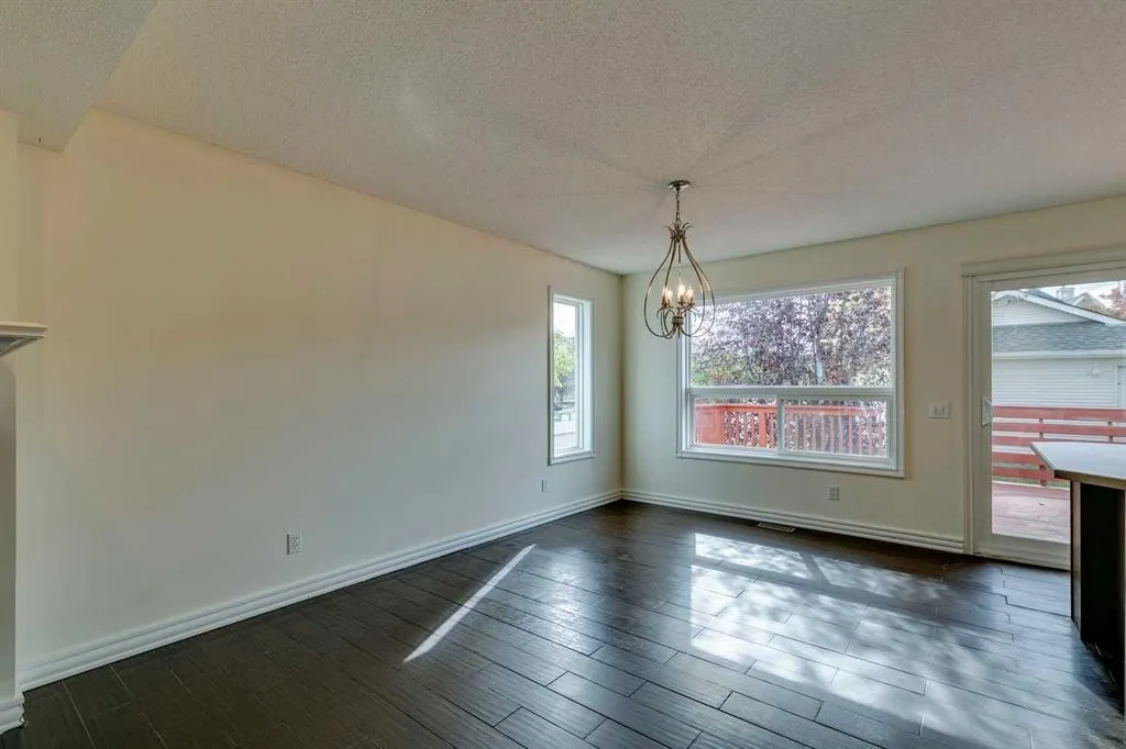51 Inverness Grove SE