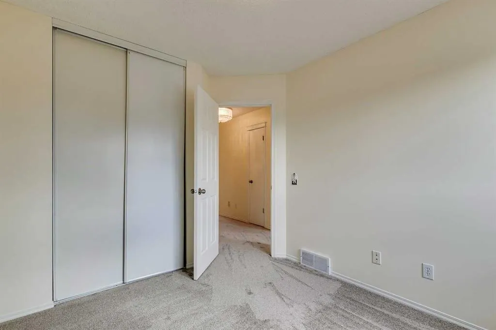 51 Inverness Grove SE