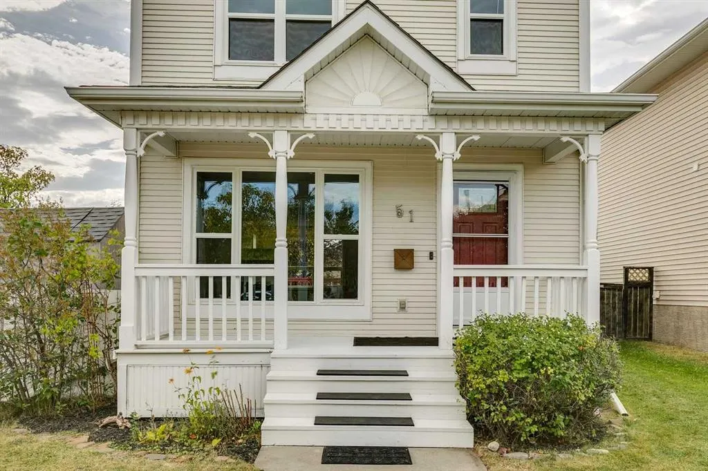 51 Inverness Grove SE