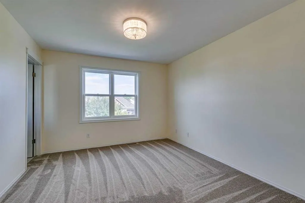 51 Inverness Grove SE