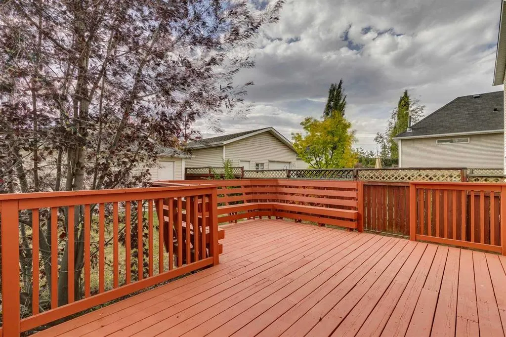51 Inverness Grove SE