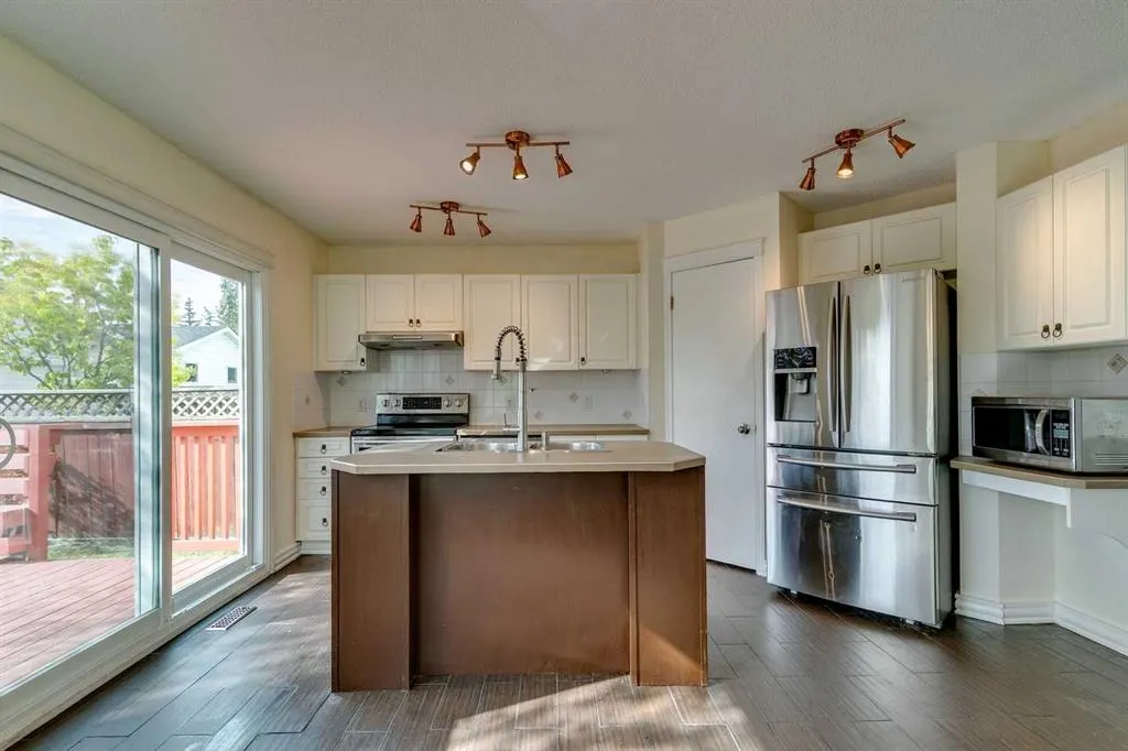 51 Inverness Grove SE