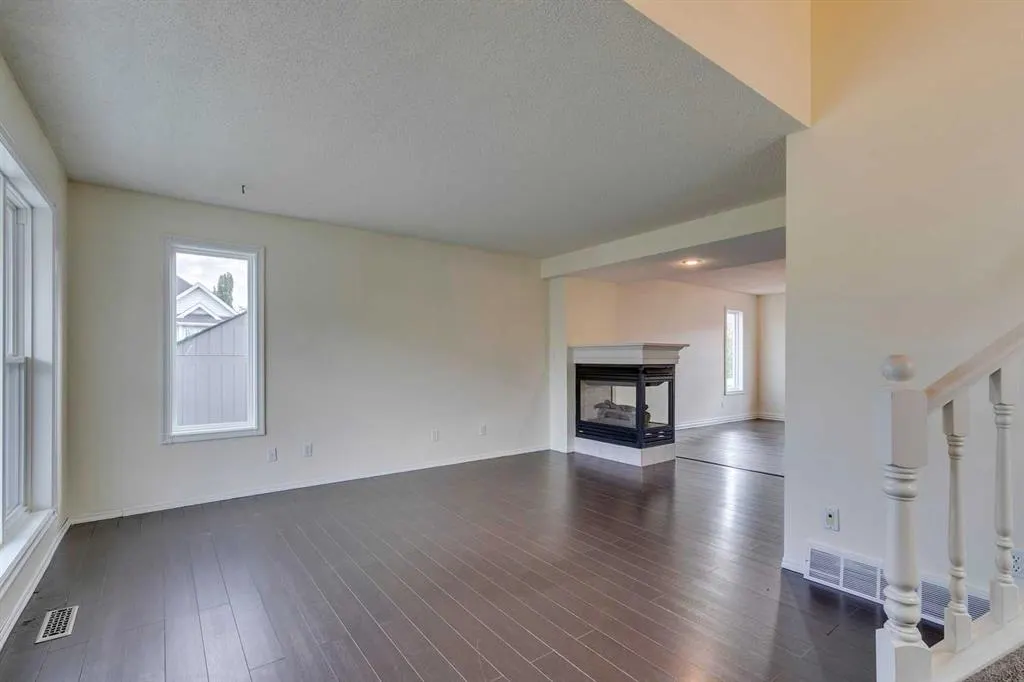 51 Inverness Grove SE
