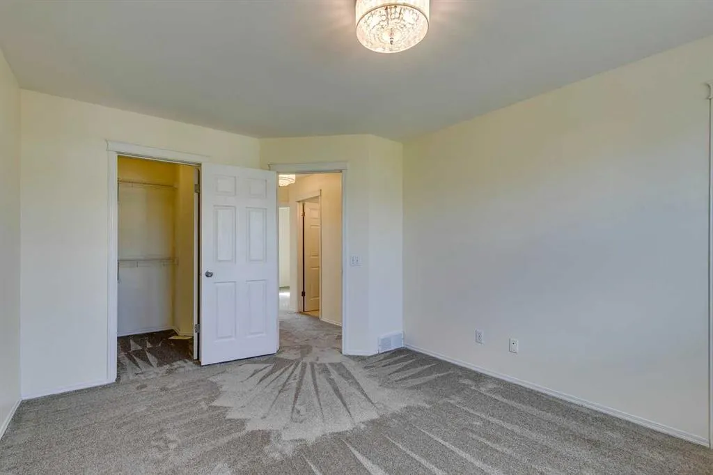 51 Inverness Grove SE