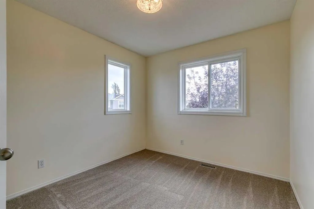 51 Inverness Grove SE