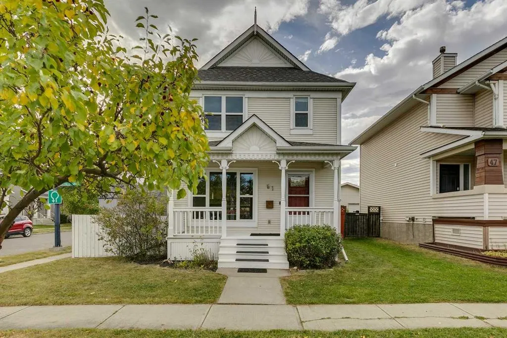 51 Inverness Grove SE