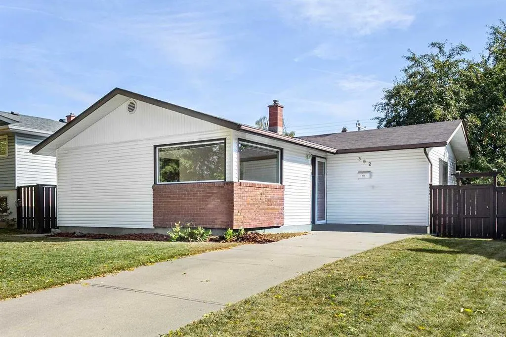 362 Ashley Crescent SE