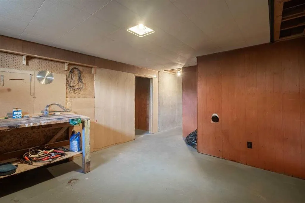 362 Ashley Crescent SE