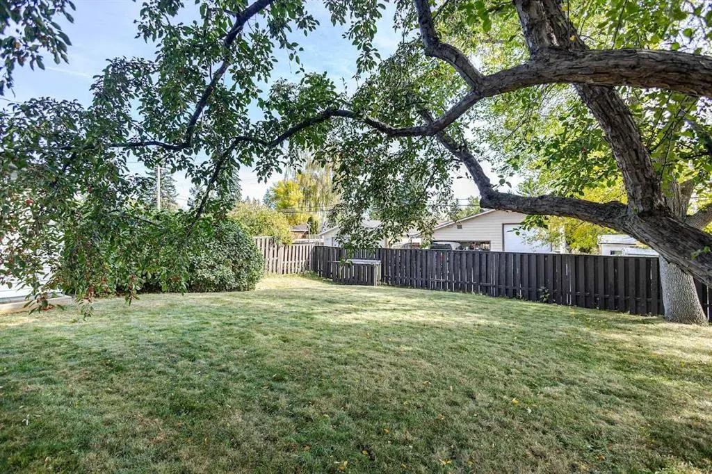 362 Ashley Crescent SE