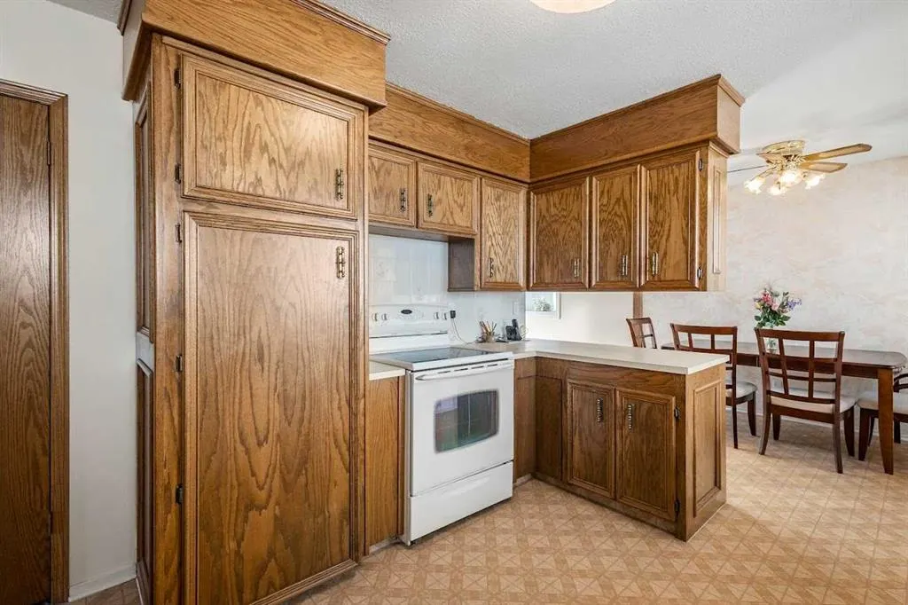 362 Ashley Crescent SE