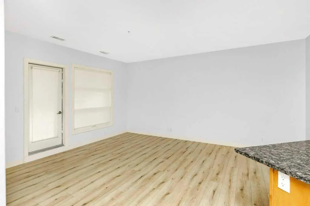 5110 36 Street, #109