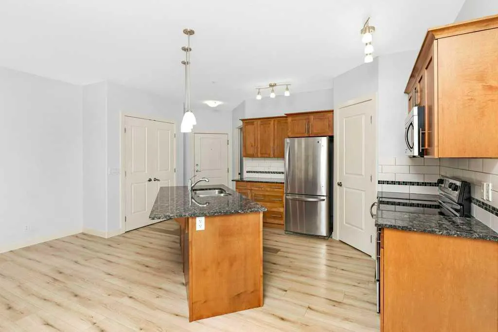 5110 36 Street, #109