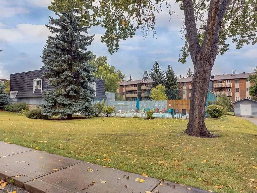 330 Canterbury Drive SW, #155
