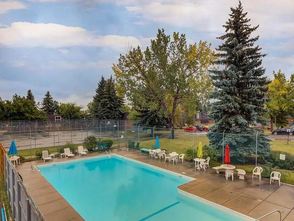330 Canterbury Drive SW, #155