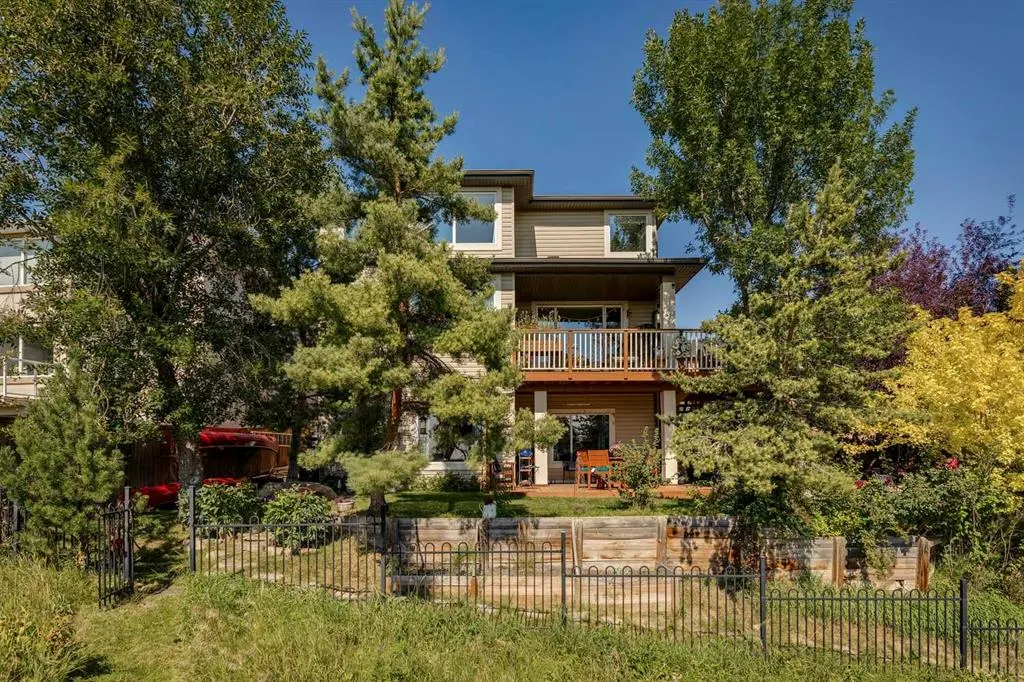 40 Springbank Bay SW
