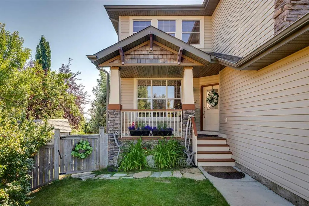 40 Springbank Bay SW