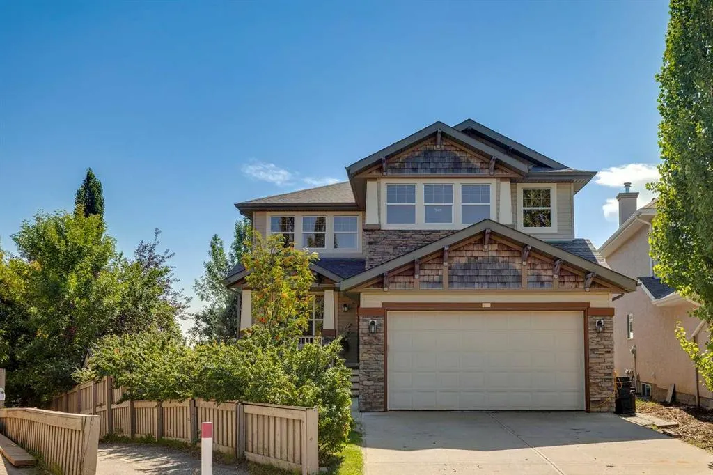 40 Springbank Bay SW