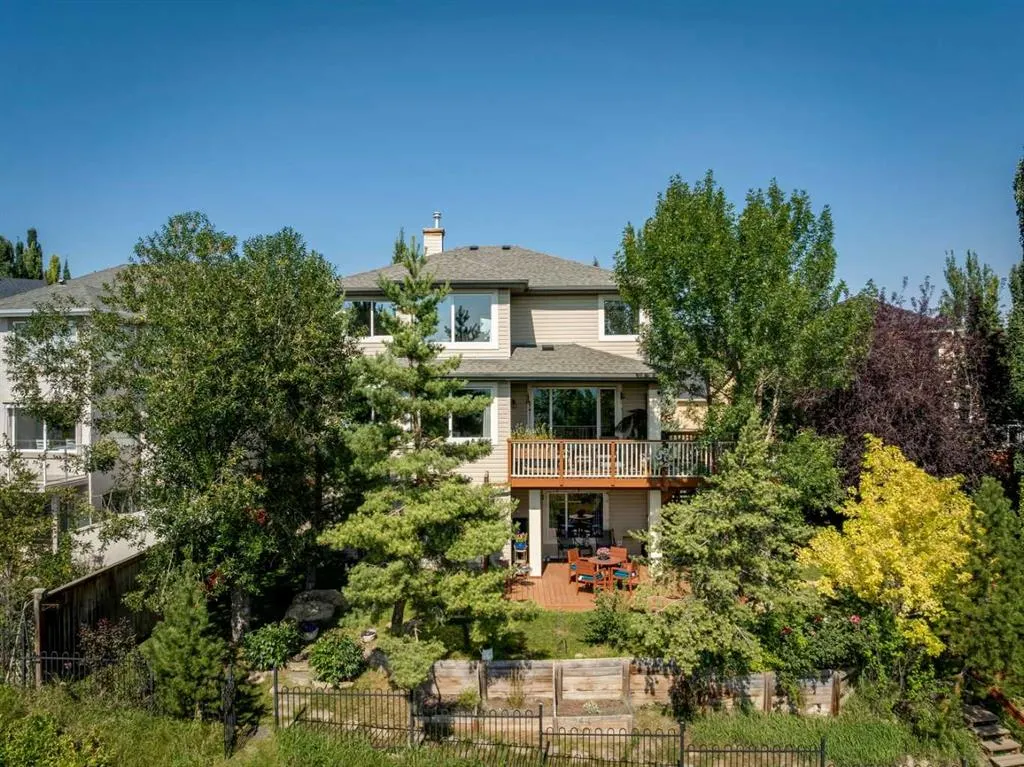 40 Springbank Bay SW