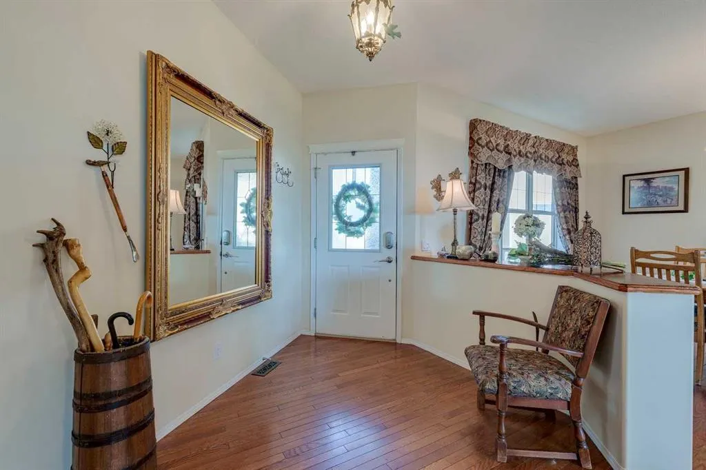 40 Springbank Bay SW