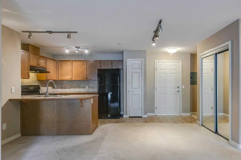 92 Crystal Shores Road, #2114