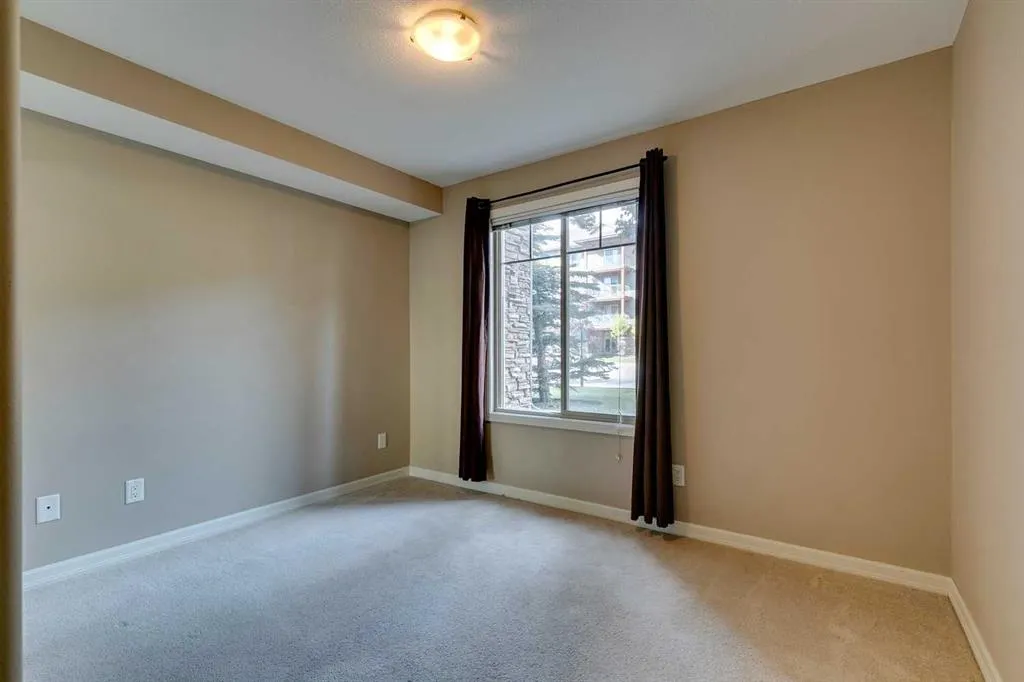 92 Crystal Shores Road, #2114