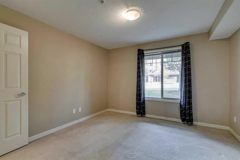 92 Crystal Shores Road, #2114