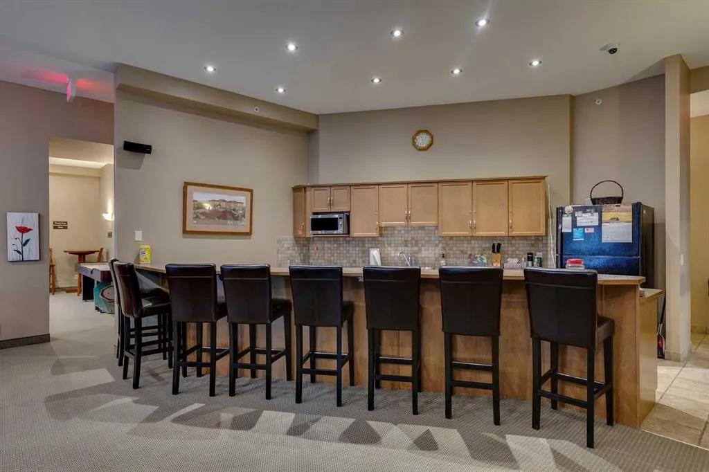 92 Crystal Shores Road, #2114