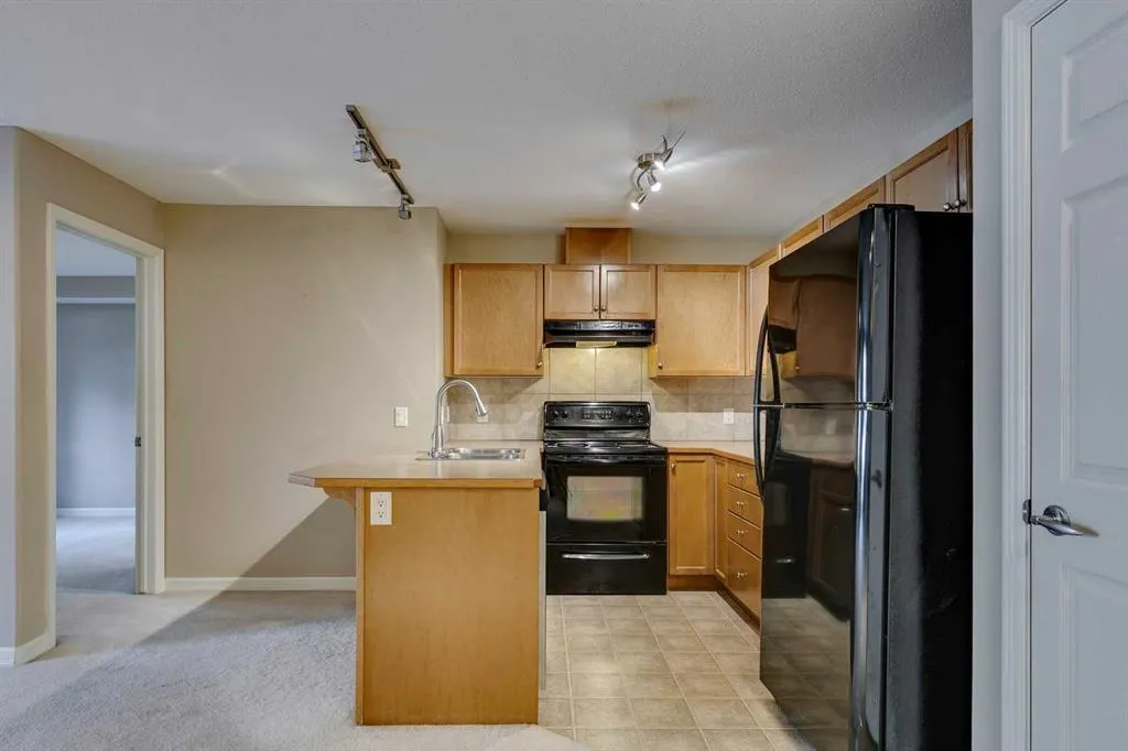 92 Crystal Shores Road, #2114