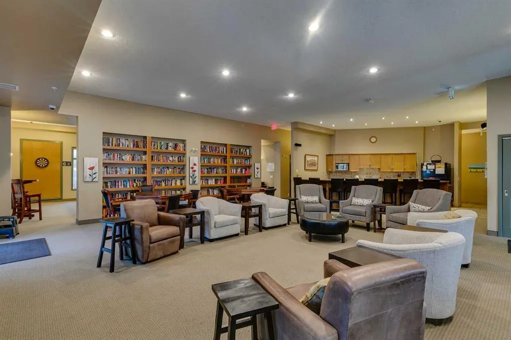 92 Crystal Shores Road, #2114