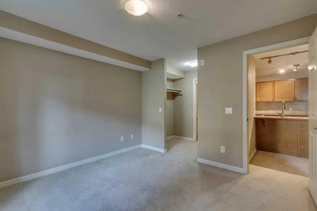 92 Crystal Shores Road, #2114