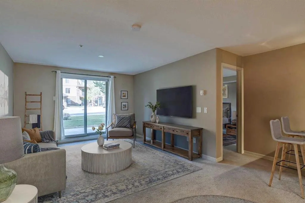 92 Crystal Shores Road, #2114