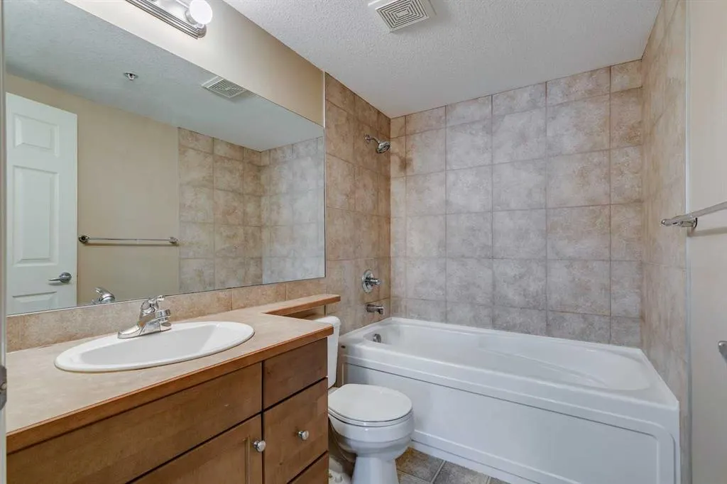 92 Crystal Shores Road, #2114