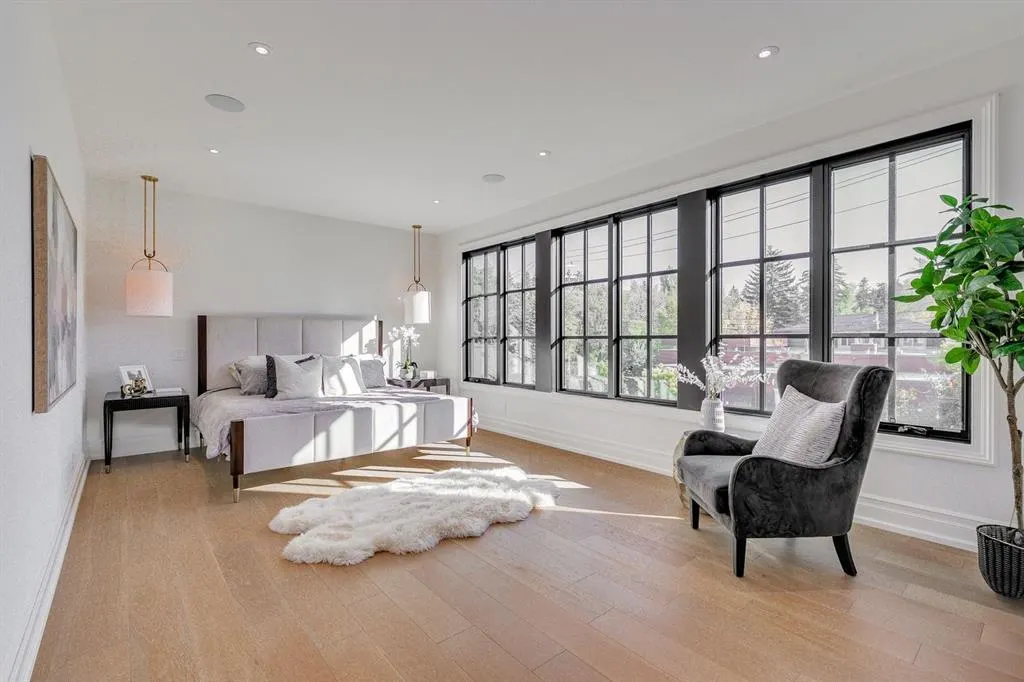 109 Roxboro Road SW