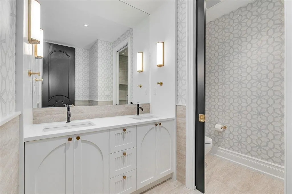 109 Roxboro Road SW